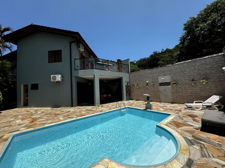 piscina-area-externa-martins-beach-house-juquehy